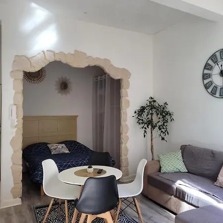 Apartment In Sur Villefranche-sur-Mer